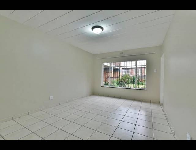 2 BEDROOM APARTMENT FOR SALE IN NEW REDRUTH